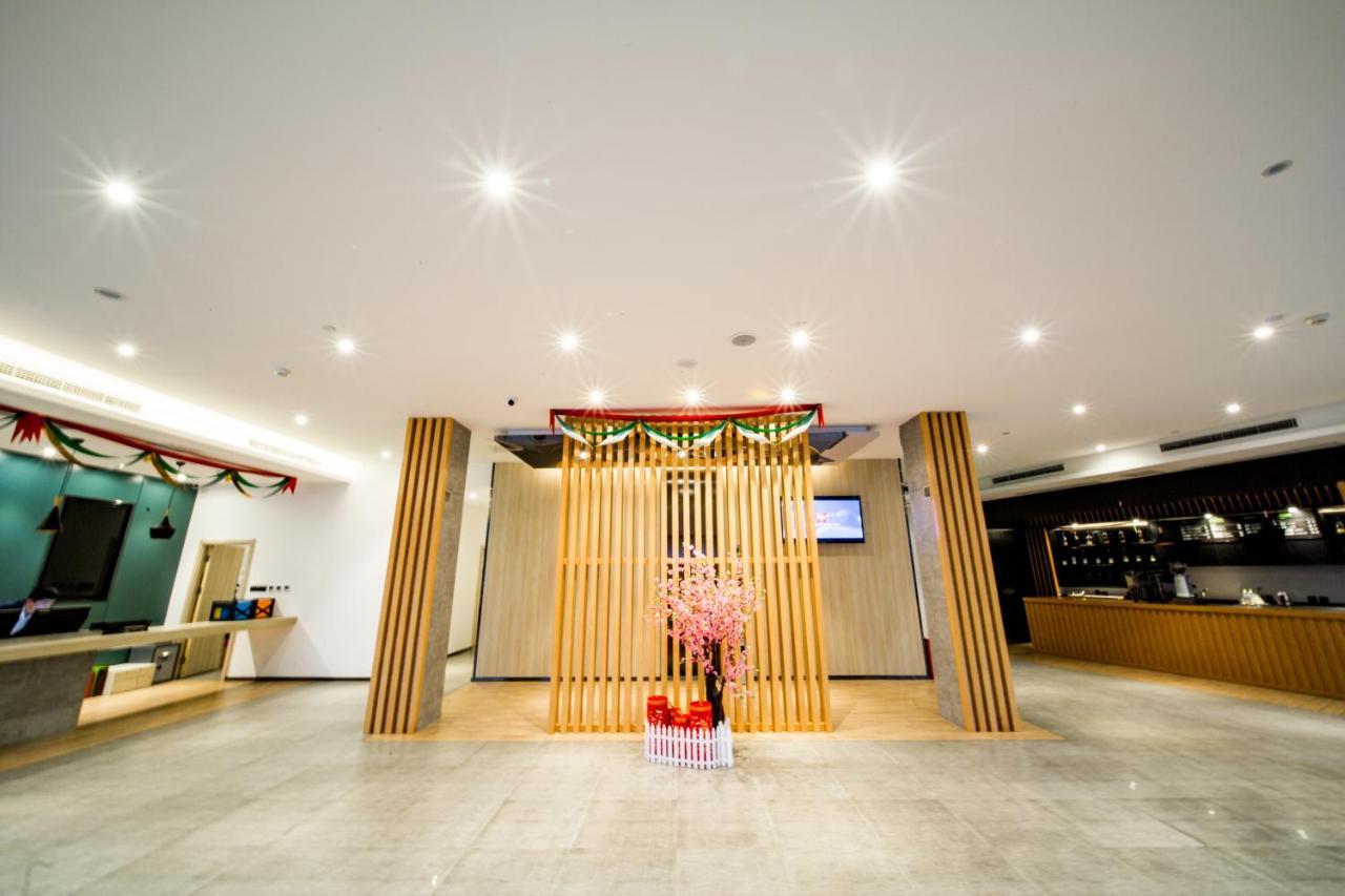 ibis Chengdu Meizhou Center Extérieur photo